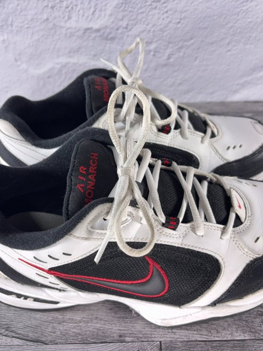 Nike Air Monarch IV Men's Workout Shoes White Black Red - Size US 7.5